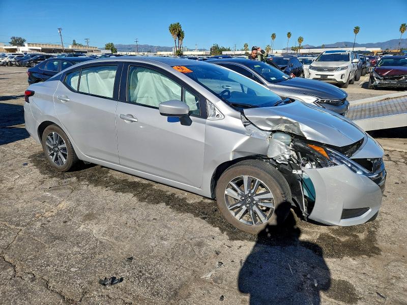 Фото 4 - NISSAN VERSA