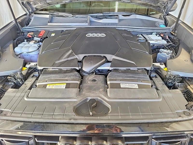 Фото 7 - AUDI Q8