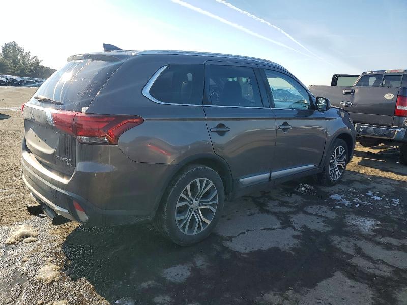 Фото 3 - MITSUBISHI OUTLANDER