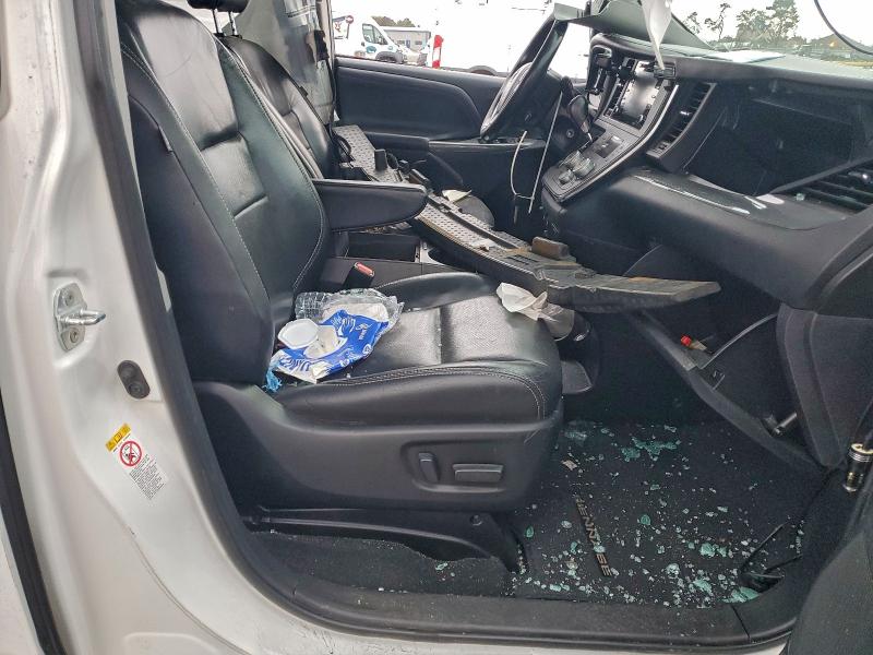 Фото 7 - TOYOTA SIENNA