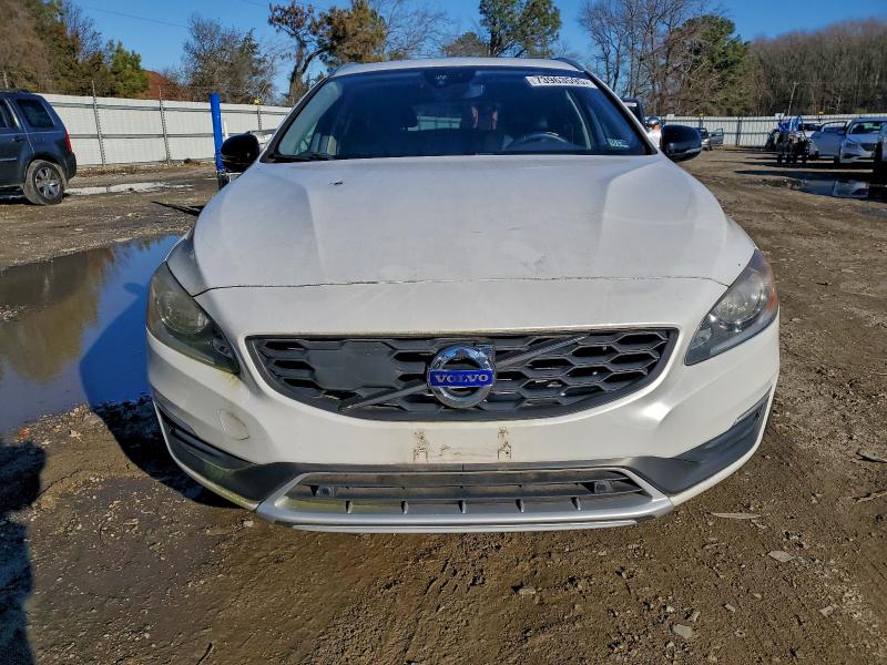 VOLVO V60 2015 VIN YV4612HK5F1001590