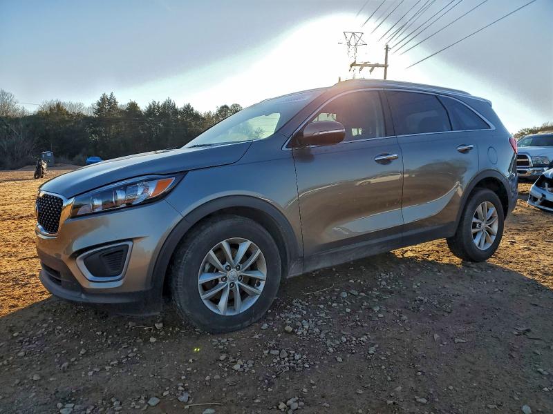 Фото 1 - KIA SORENTO