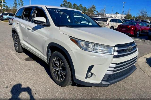 Фото 1 - TOYOTA HIGHLANDER