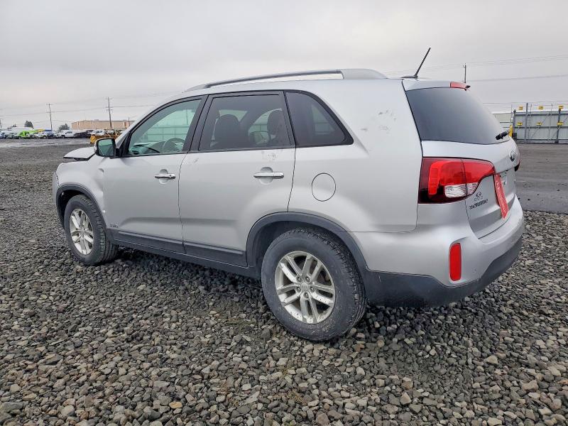 Фото 2 - KIA SORENTO