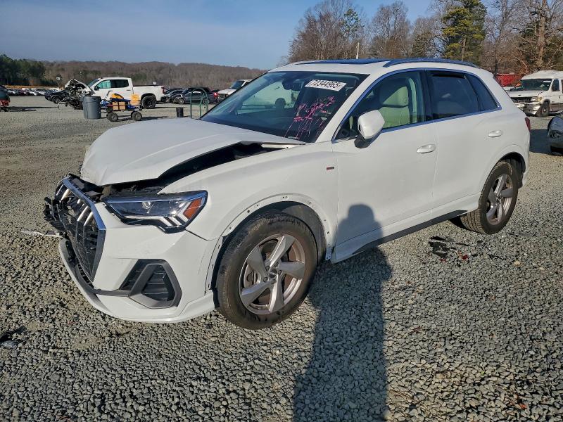 Фото 1 - AUDI Q3