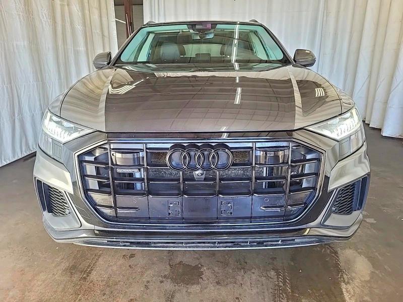 Фото 14 - AUDI Q8