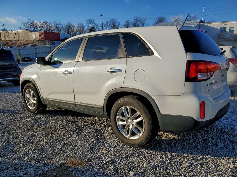 Фото 2 - KIA SORENTO