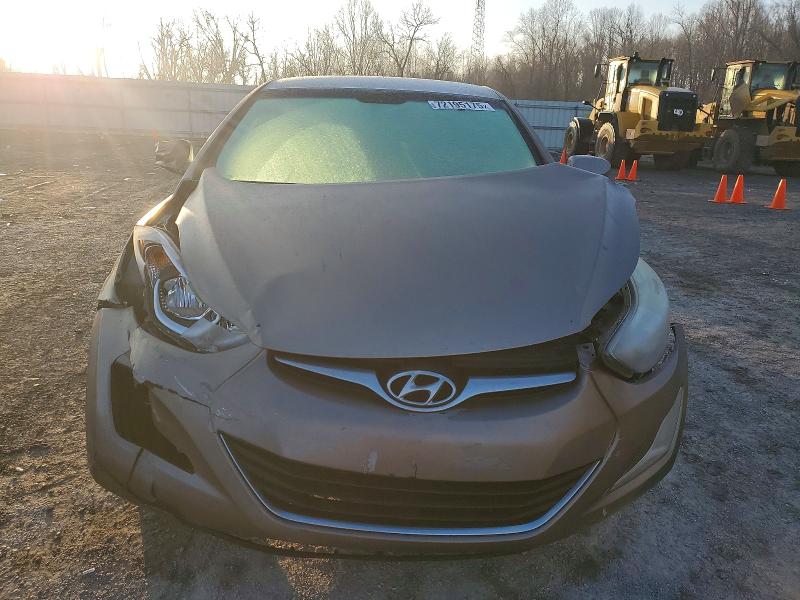 Фото 5 - HYUNDAI ELANTRA