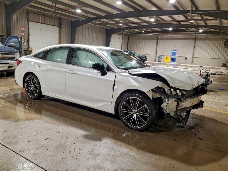 Фото 4 - TOYOTA AVALON