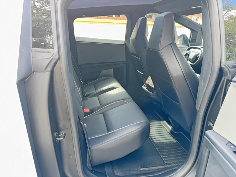 Фото 6 - TESLA CYBERTRUCK