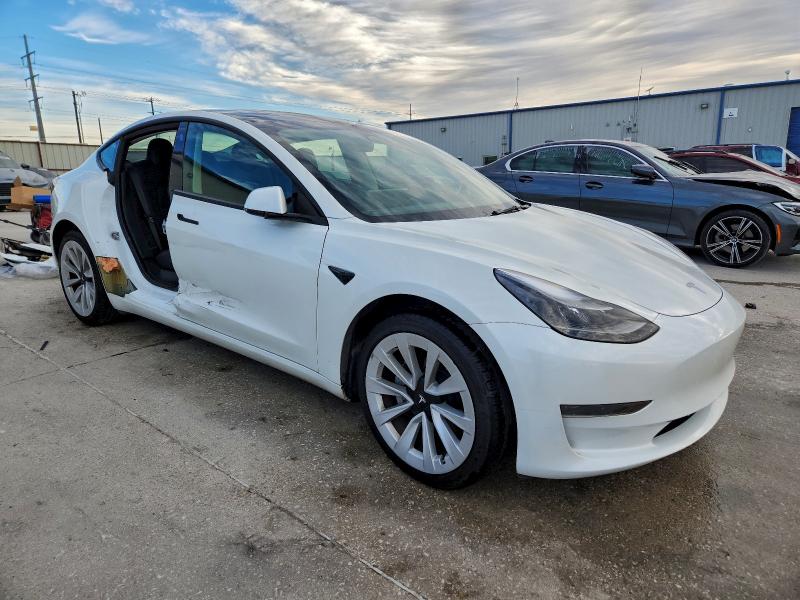 Фото 4 - TESLA MODEL 3
