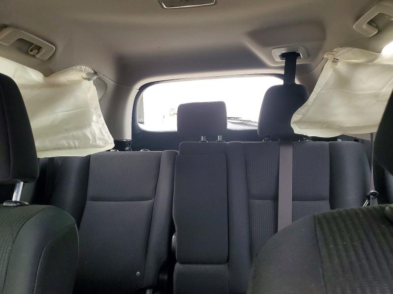 Фото 10 - TOYOTA RAV4