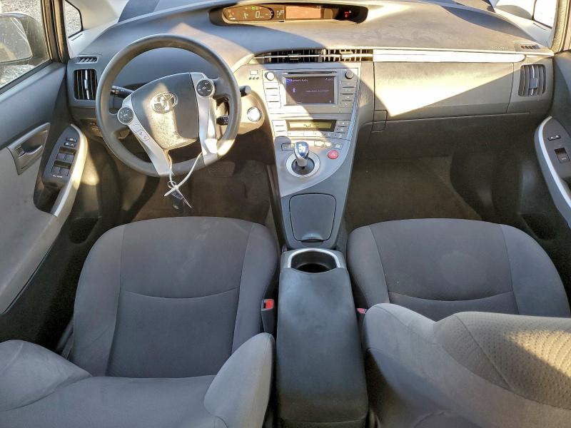 Фото 8 - TOYOTA PRIUS