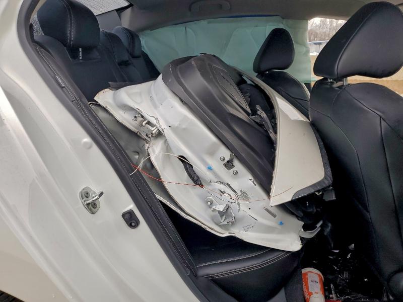 Фото 10 - NISSAN MAXIMA