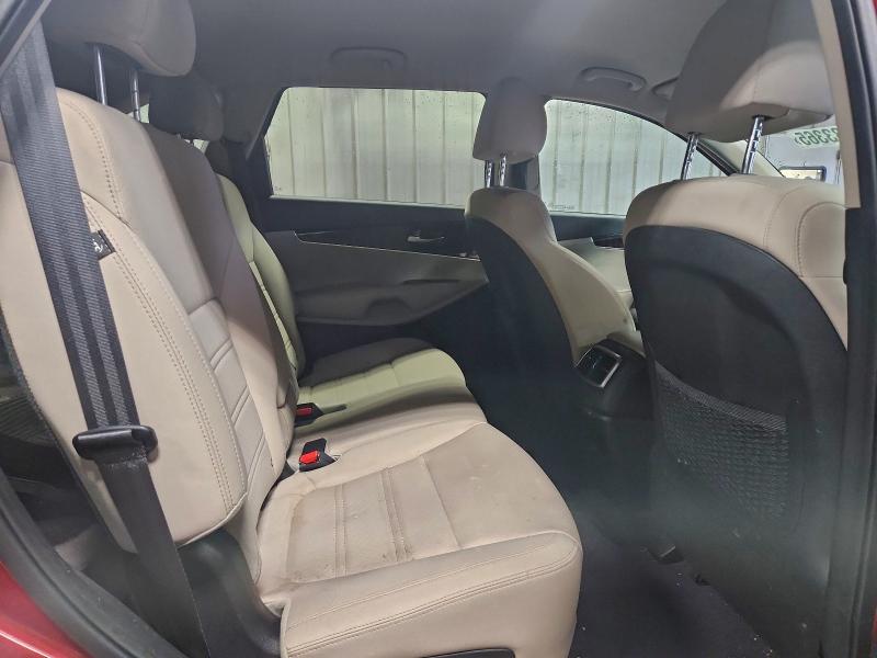 Фото 11 - KIA SORENTO