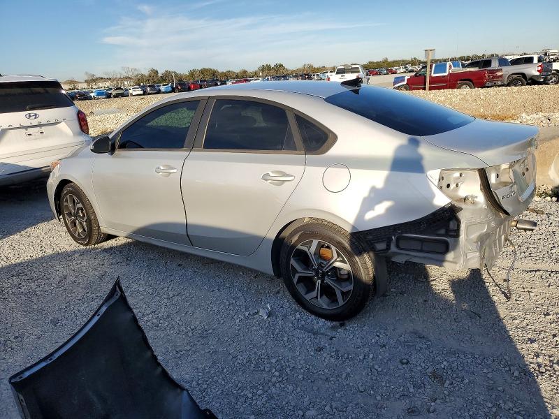 Фото 2 - KIA FORTE