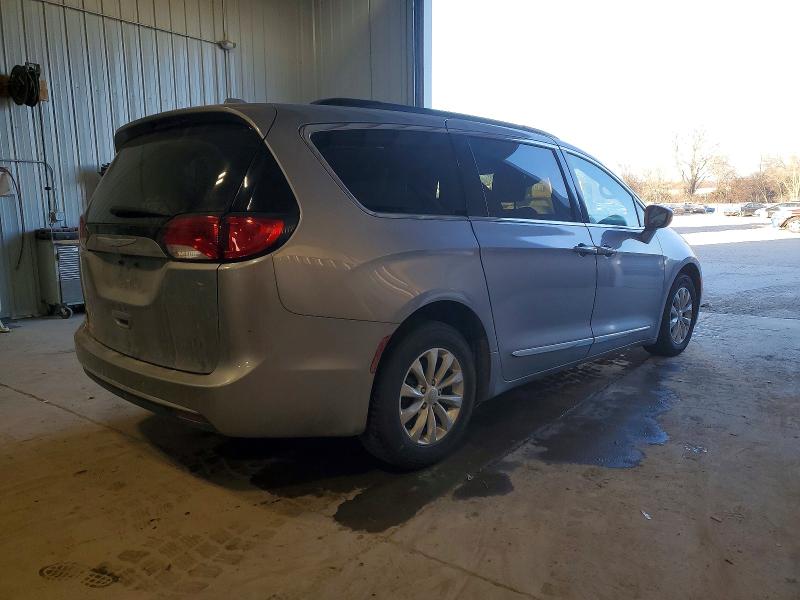 Фото 3 - CHRYSLER PACIFICA