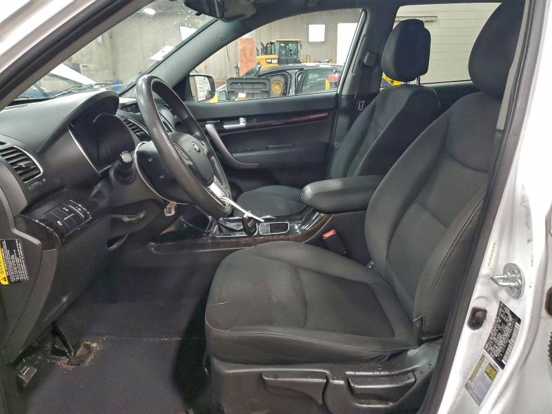 Фото 7 - KIA SORENTO