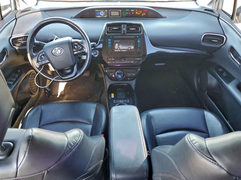 Фото 8 - TOYOTA PRIUS