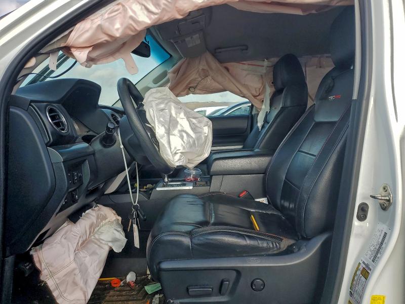 Фото 7 - TOYOTA TUNDRA