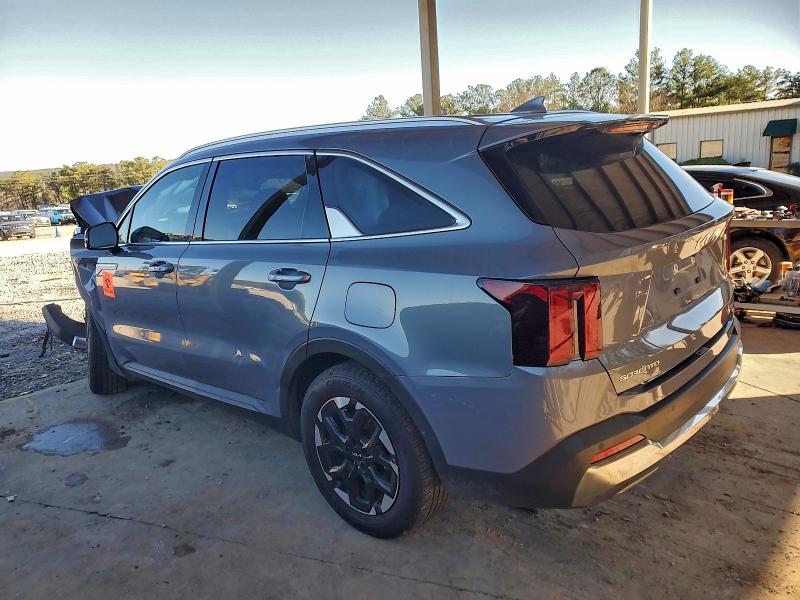 Фото 2 - KIA SORENTO