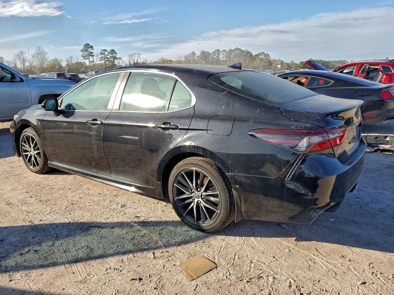 Фото 2 - TOYOTA CAMRY