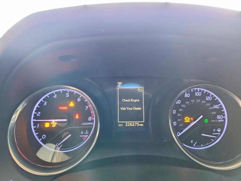 Фото 9 - TOYOTA CAMRY