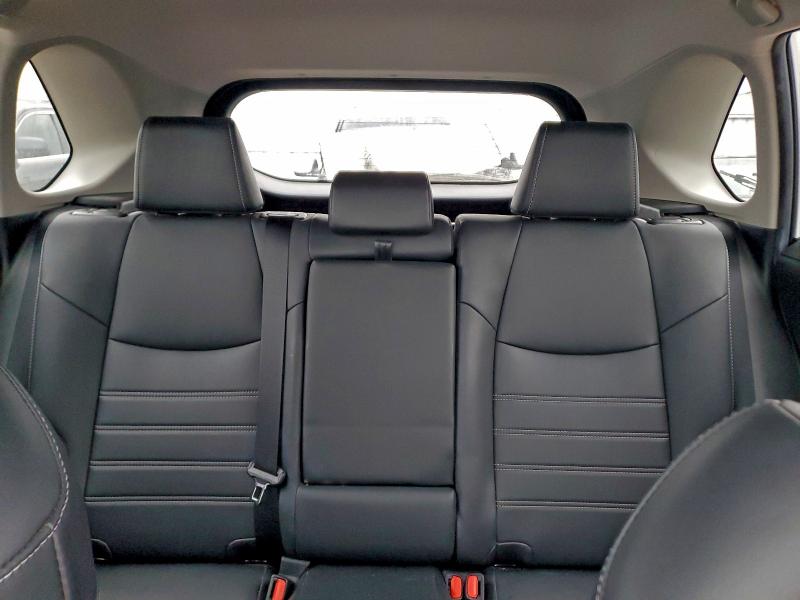 Фото 10 - TOYOTA RAV4