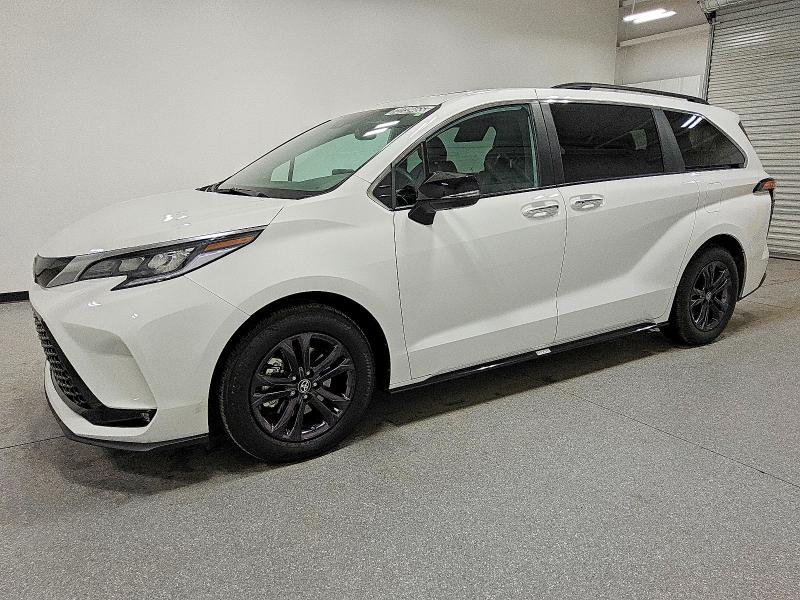 Фото 1 - TOYOTA SIENNA