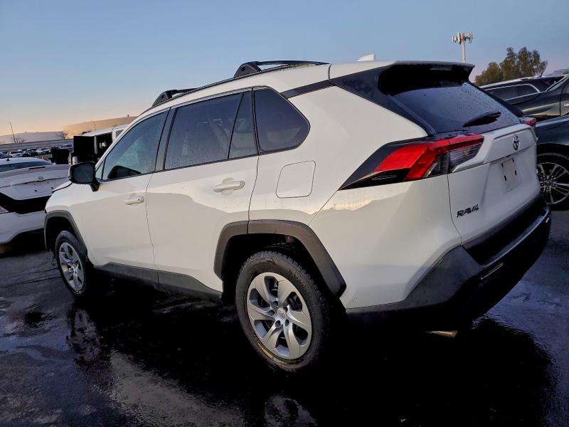 Фото 2 - TOYOTA RAV4