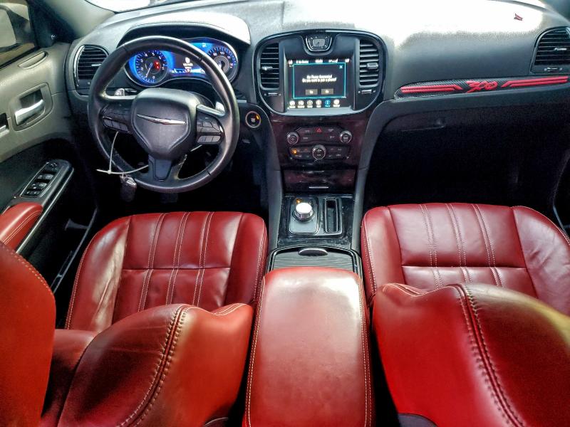 Фото 8 - CHRYSLER 300