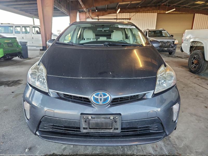 Фото 5 - TOYOTA PRIUS