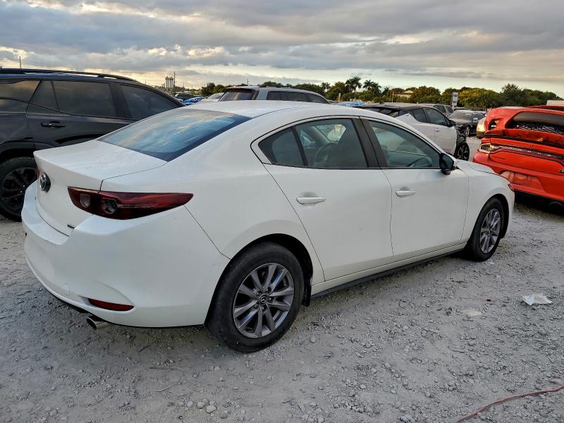 Фото 3 - MAZDA 3