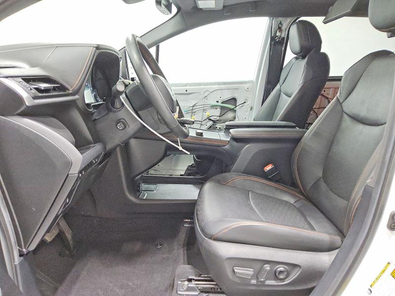 Фото 7 - TOYOTA SIENNA