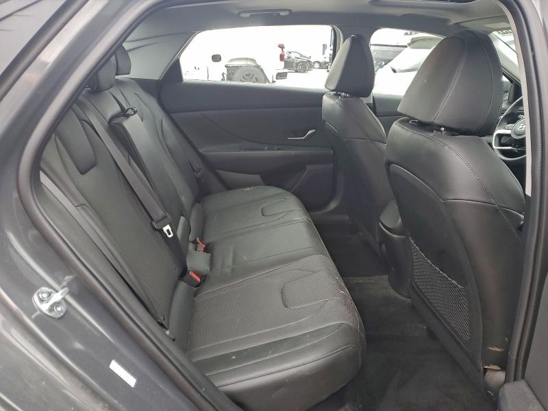 Фото 10 - HYUNDAI ELANTRA