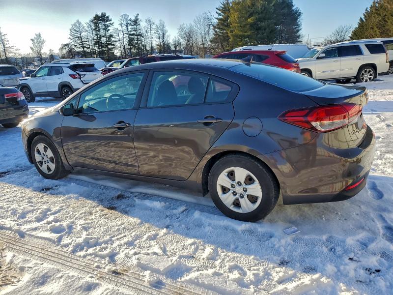 Фото 2 - KIA FORTE