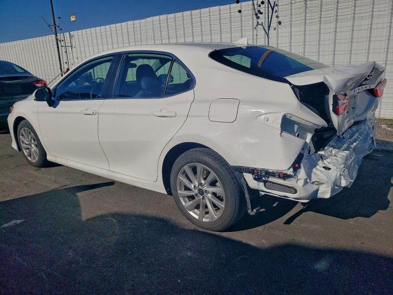 Фото 2 - TOYOTA CAMRY