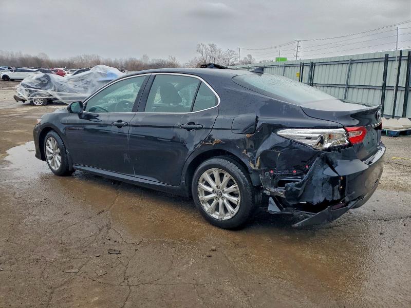 Фото 2 - TOYOTA CAMRY