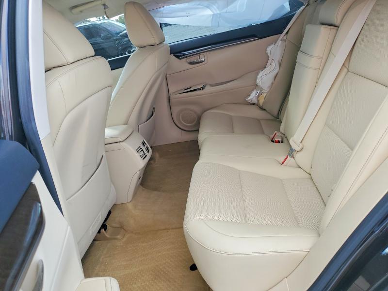 Фото 10 - LEXUS ES350