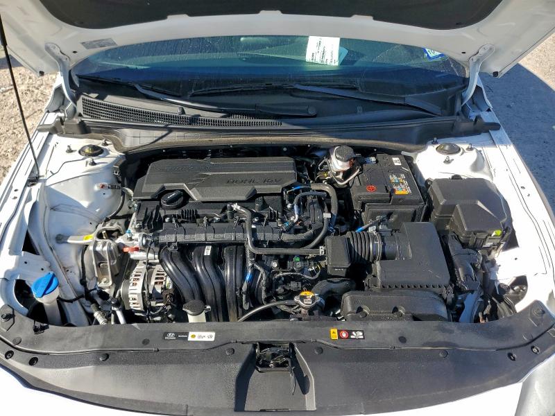 Фото 11 - HYUNDAI ELANTRA