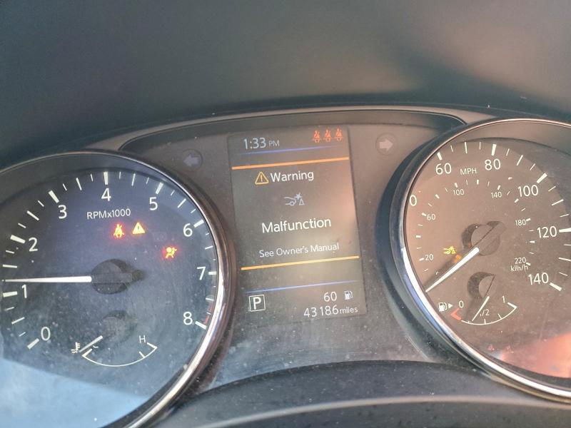 Фото 9 - NISSAN ROGUE