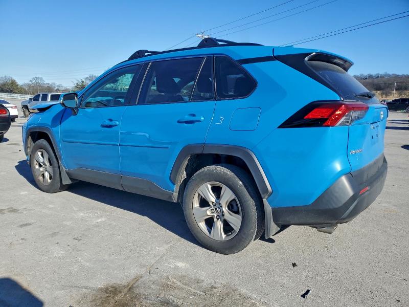 Фото 2 - TOYOTA RAV4