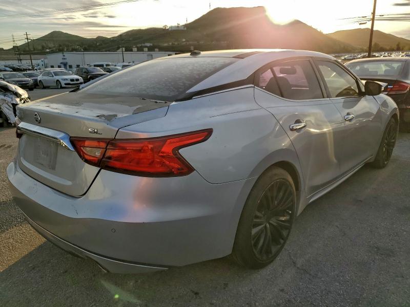 Фото 3 - NISSAN MAXIMA