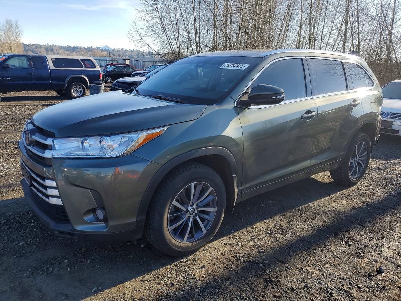 Фото 1 - TOYOTA HIGHLANDER