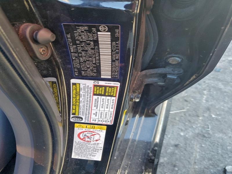 Фото 13 - TOYOTA CAMRY