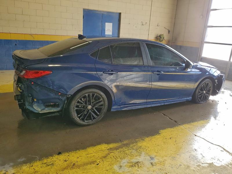 Фото 3 - TOYOTA CAMRY