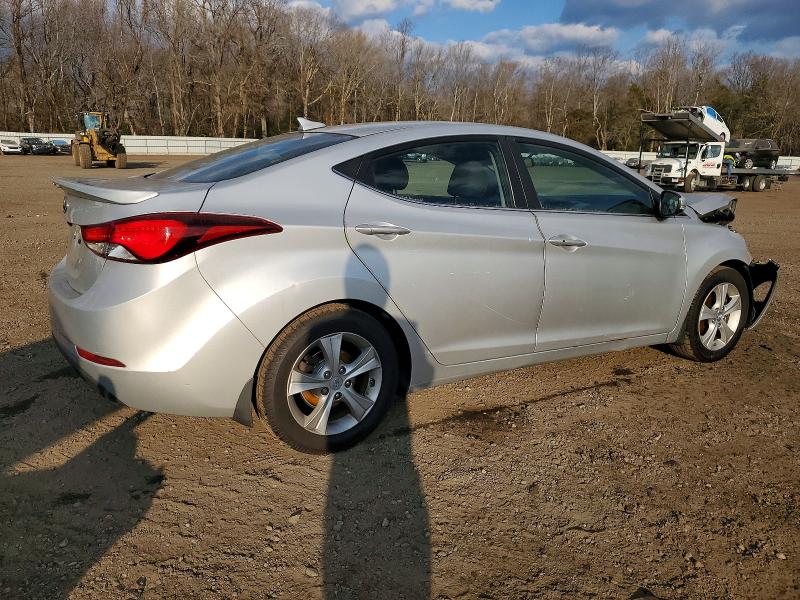 Фото 3 - HYUNDAI ELANTRA