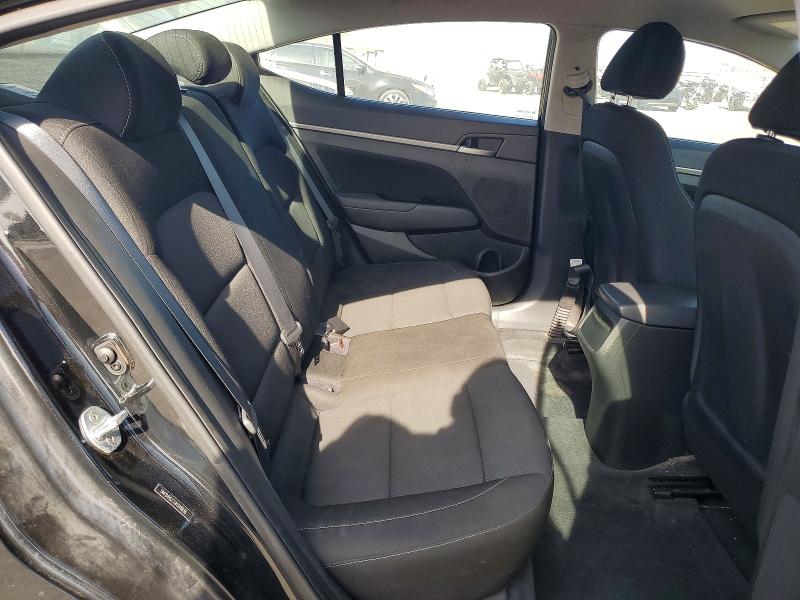 Фото 10 - HYUNDAI ELANTRA