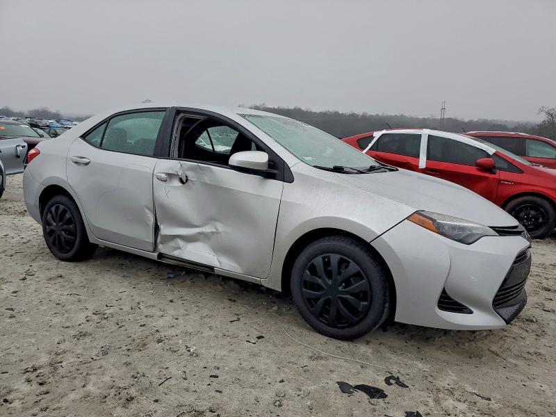 Фото 4 - TOYOTA COROLLA