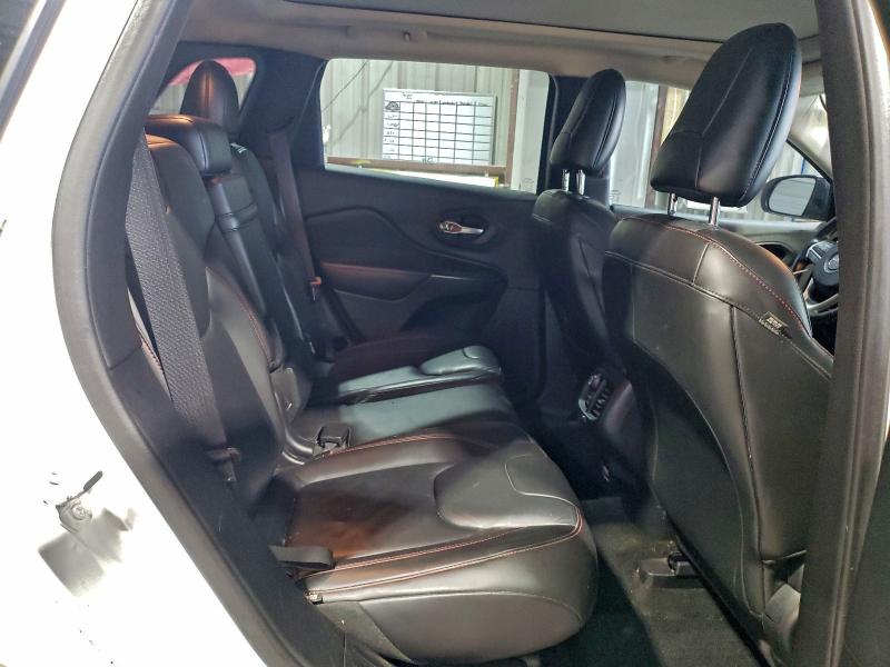 Фото 11 - JEEP CHEROKEE